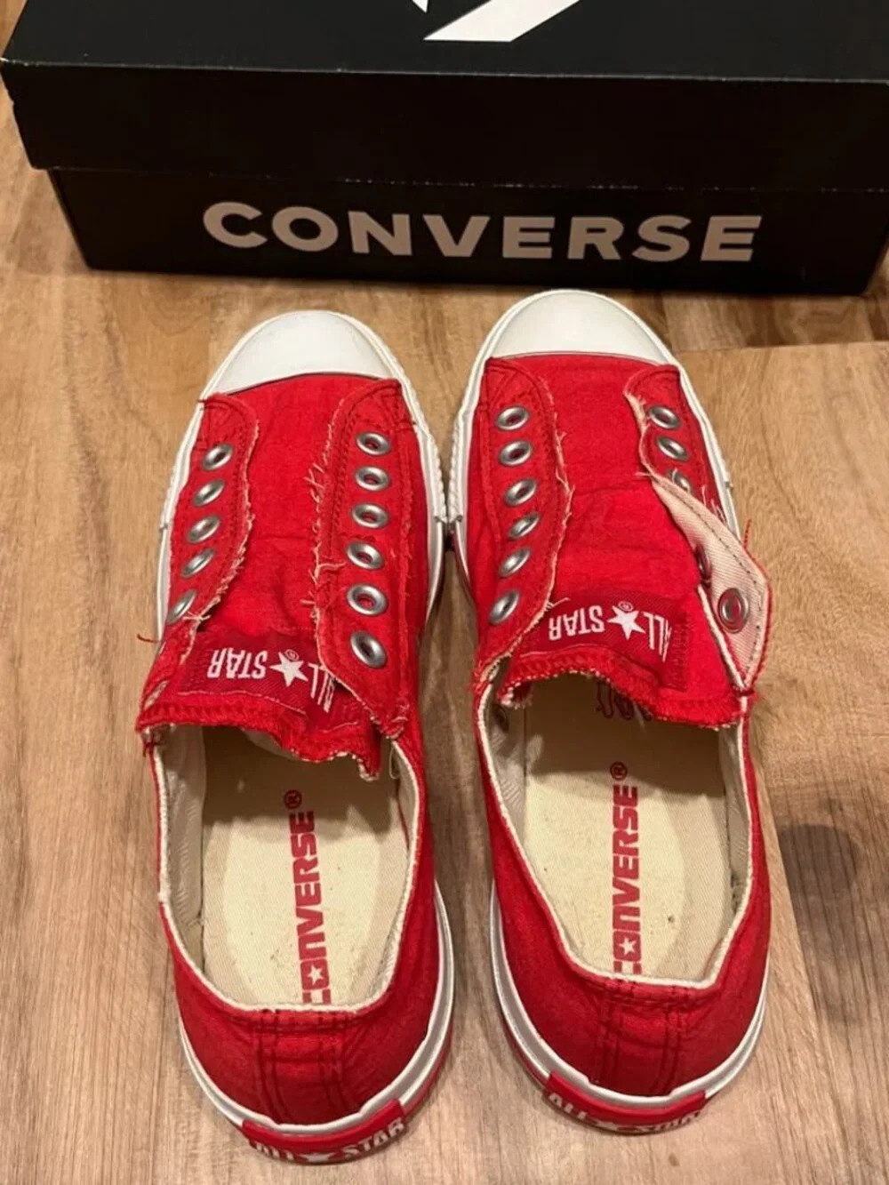 Converse Unisex Canvas Laceless Slip On Sneakers (M5/W7)